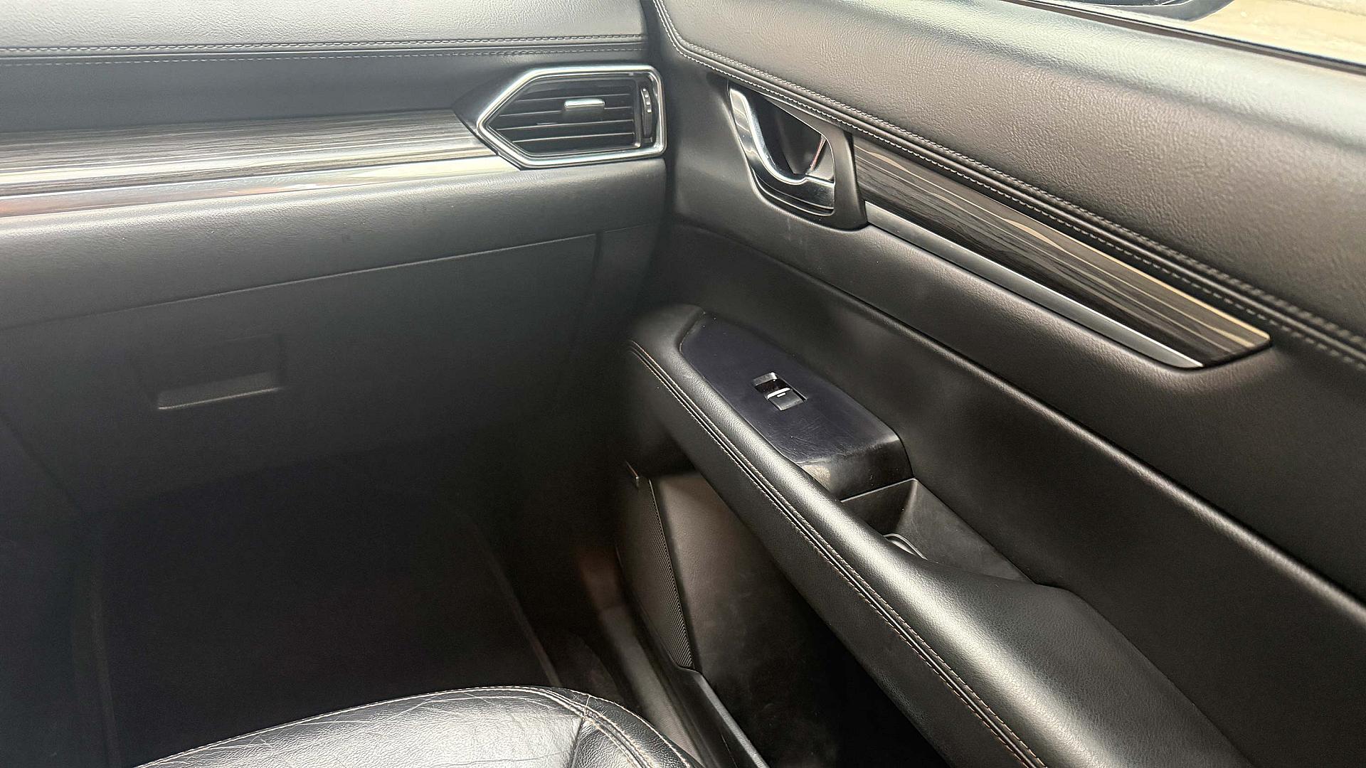 Interior Slide 3
