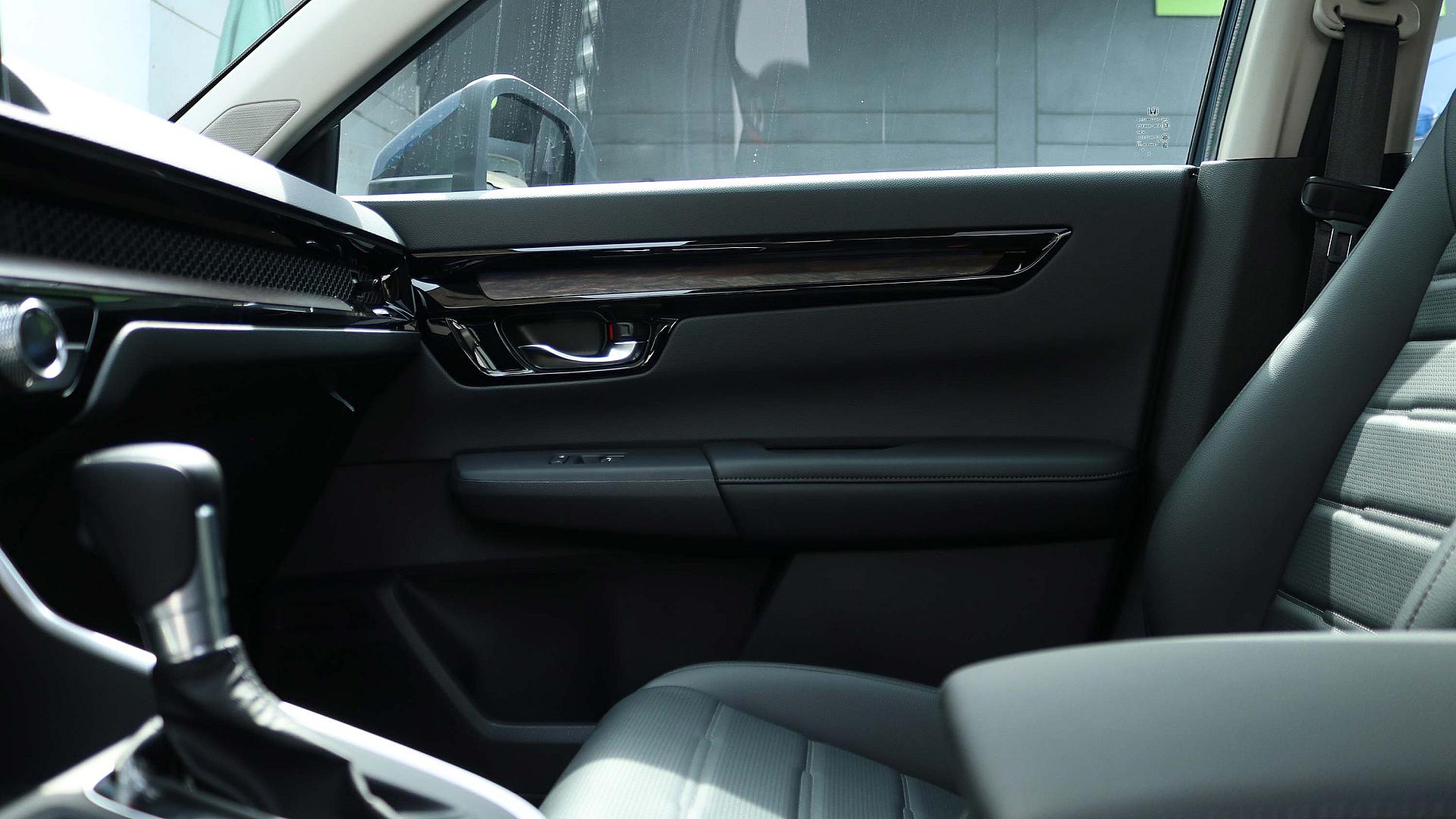 Interior Slide 5
