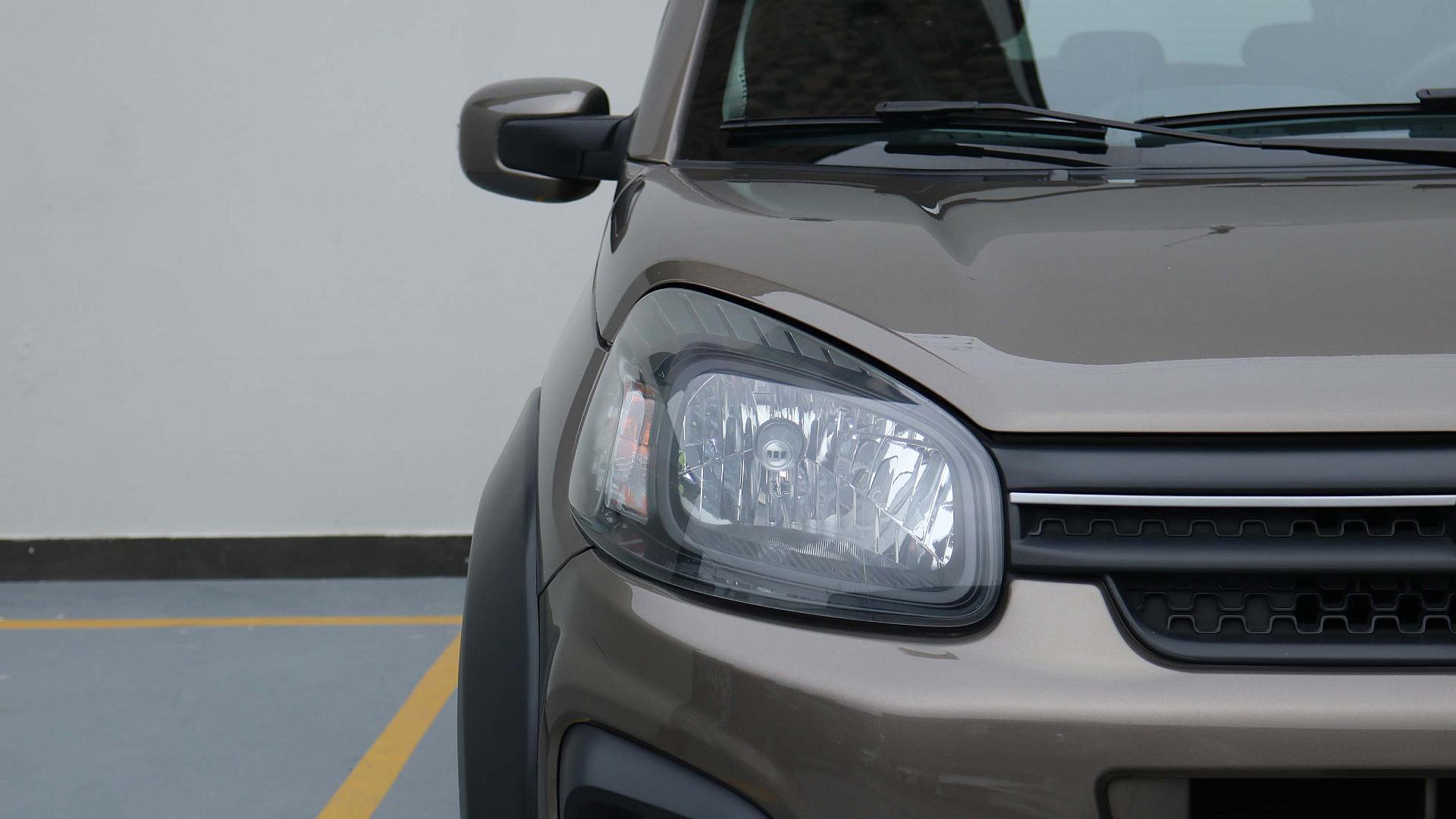 Exterior Slide 4