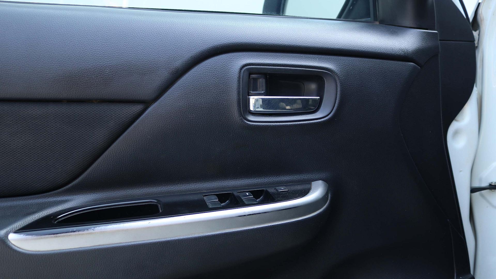Interior Slide 3