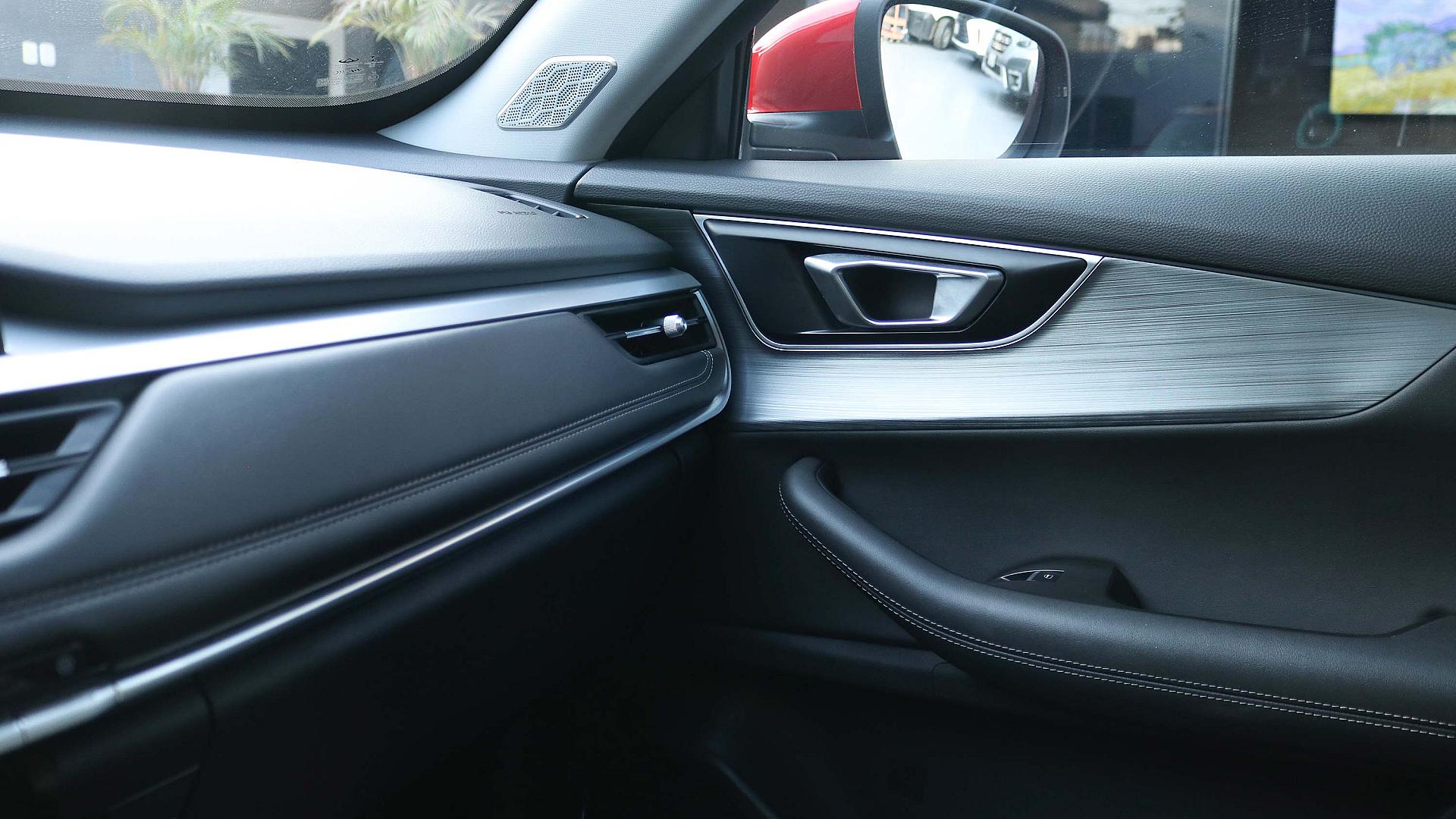 Interior Slide 3
