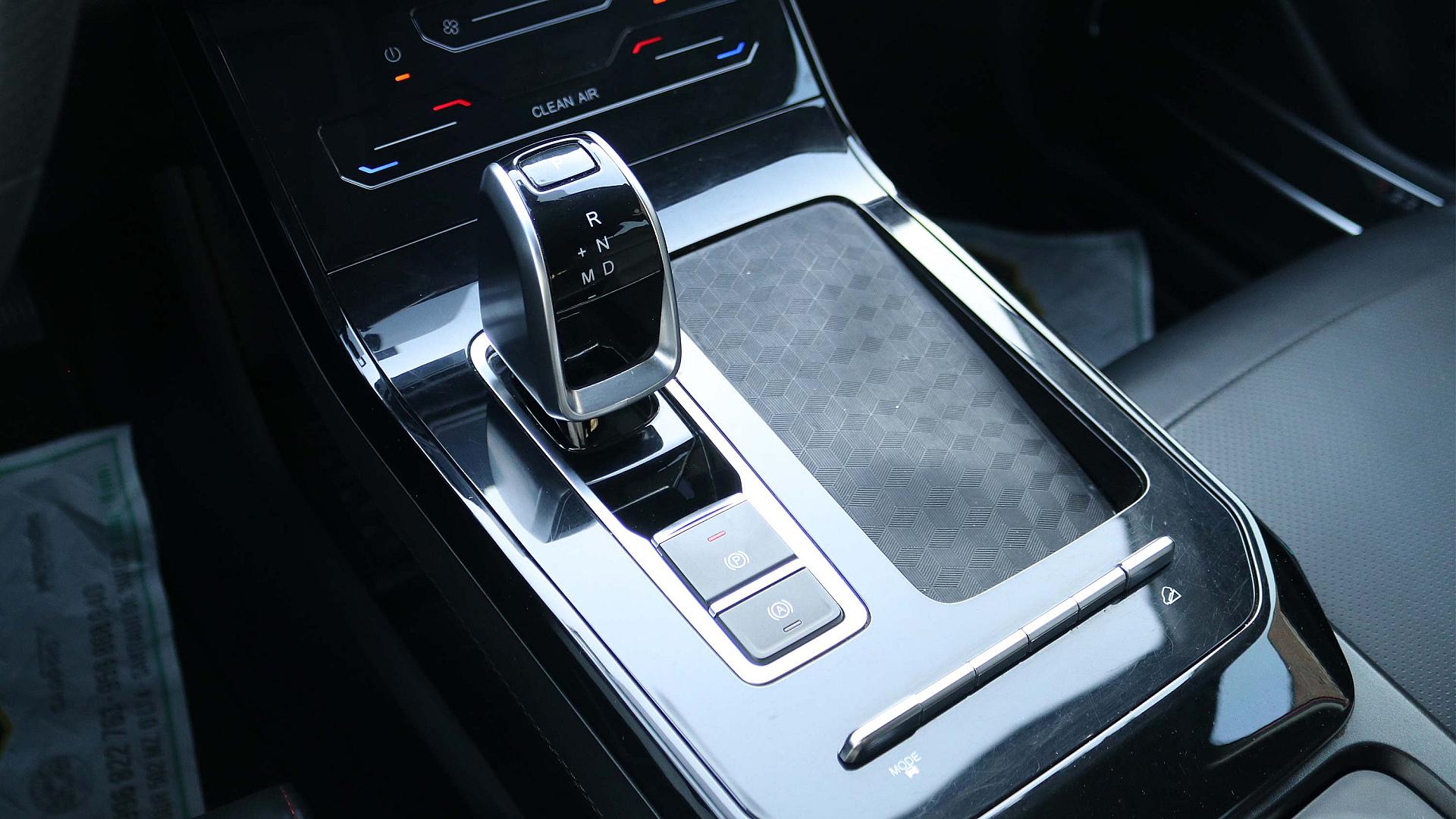 Interior Slide 4