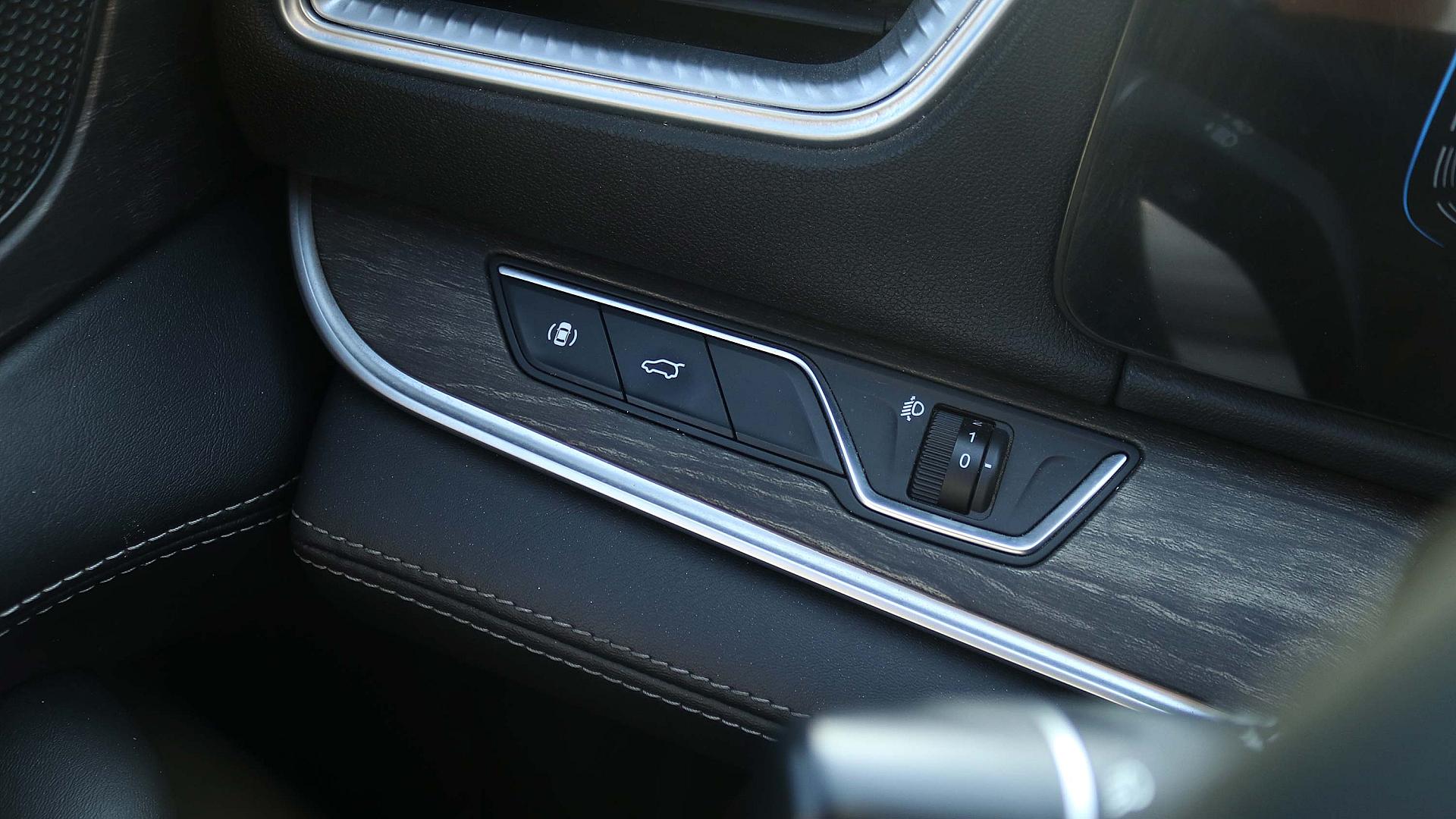 Interior Slide 4